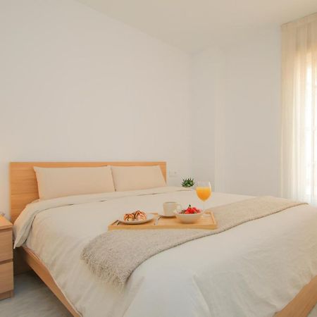 Modern Apt - Luxe Queen Bed - Walk To Isla Magica Sewilla Zewnętrze zdjęcie
